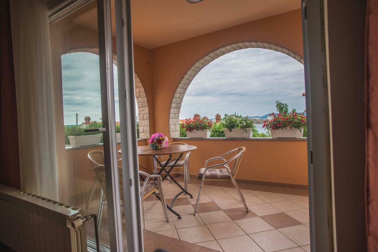 Apartman Lana Apartman Omišalj Kültér fotó